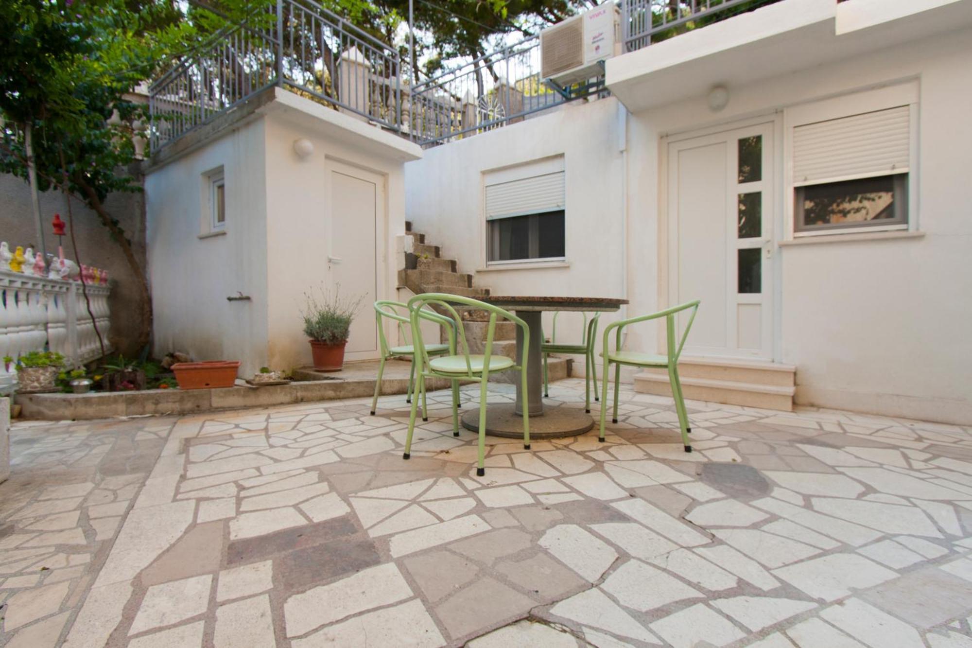 Apartment Mikulic Duće Rom bilde