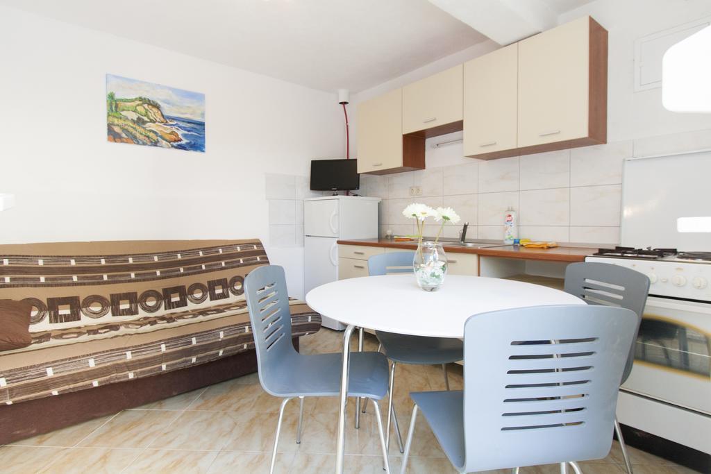 Apartment Mikulic Duće Eksteriør bilde