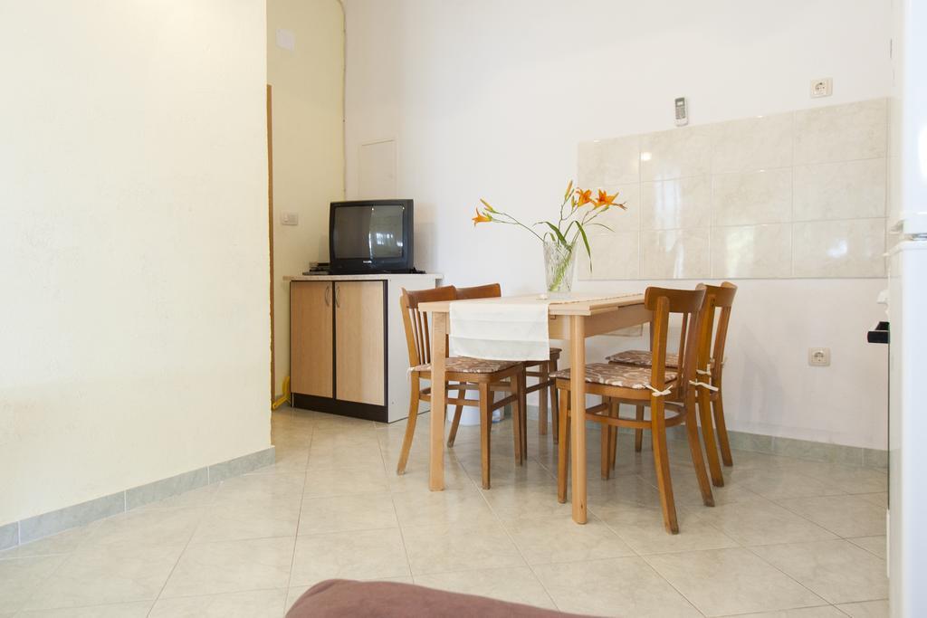 Apartment Mikulic Duće Eksteriør bilde